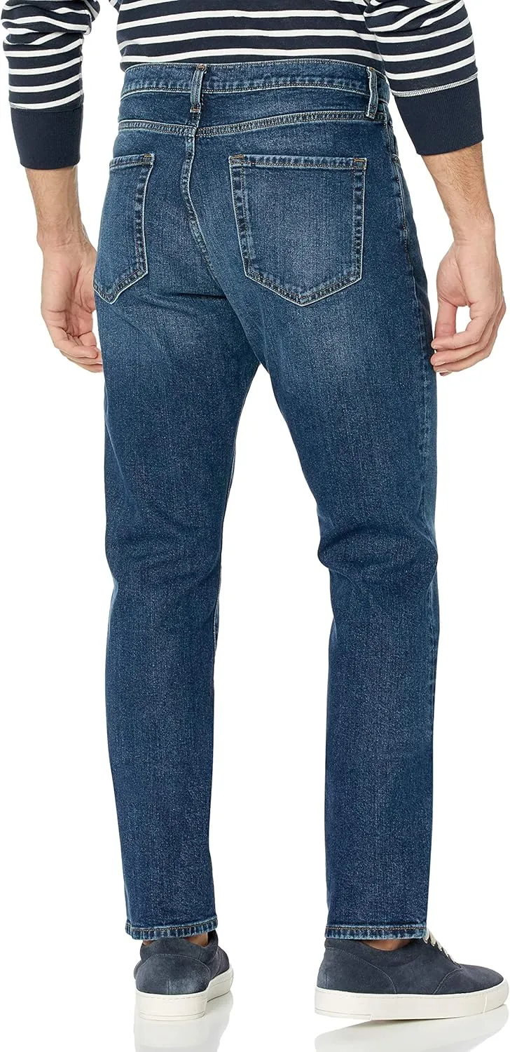 Amazon Essentials Men's Athletic-Fit Stretch Jeans