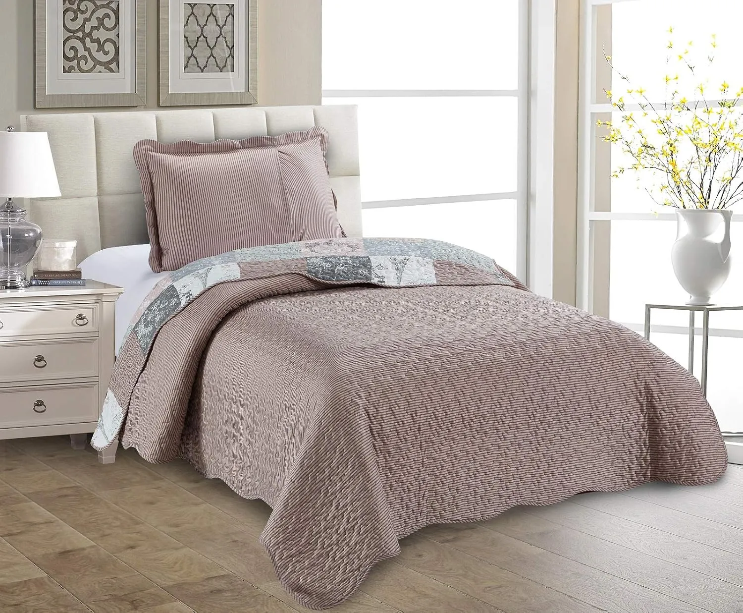 Brilliant Sunshine Paris and Toile Floral Quilt Set, 2-Piece Bedding Sets with 1 Sham, Patchwork Design, Washable and Reversible Bedspread, Soft Lightweight Coverlet, All-Season, Twin, Latte Grey