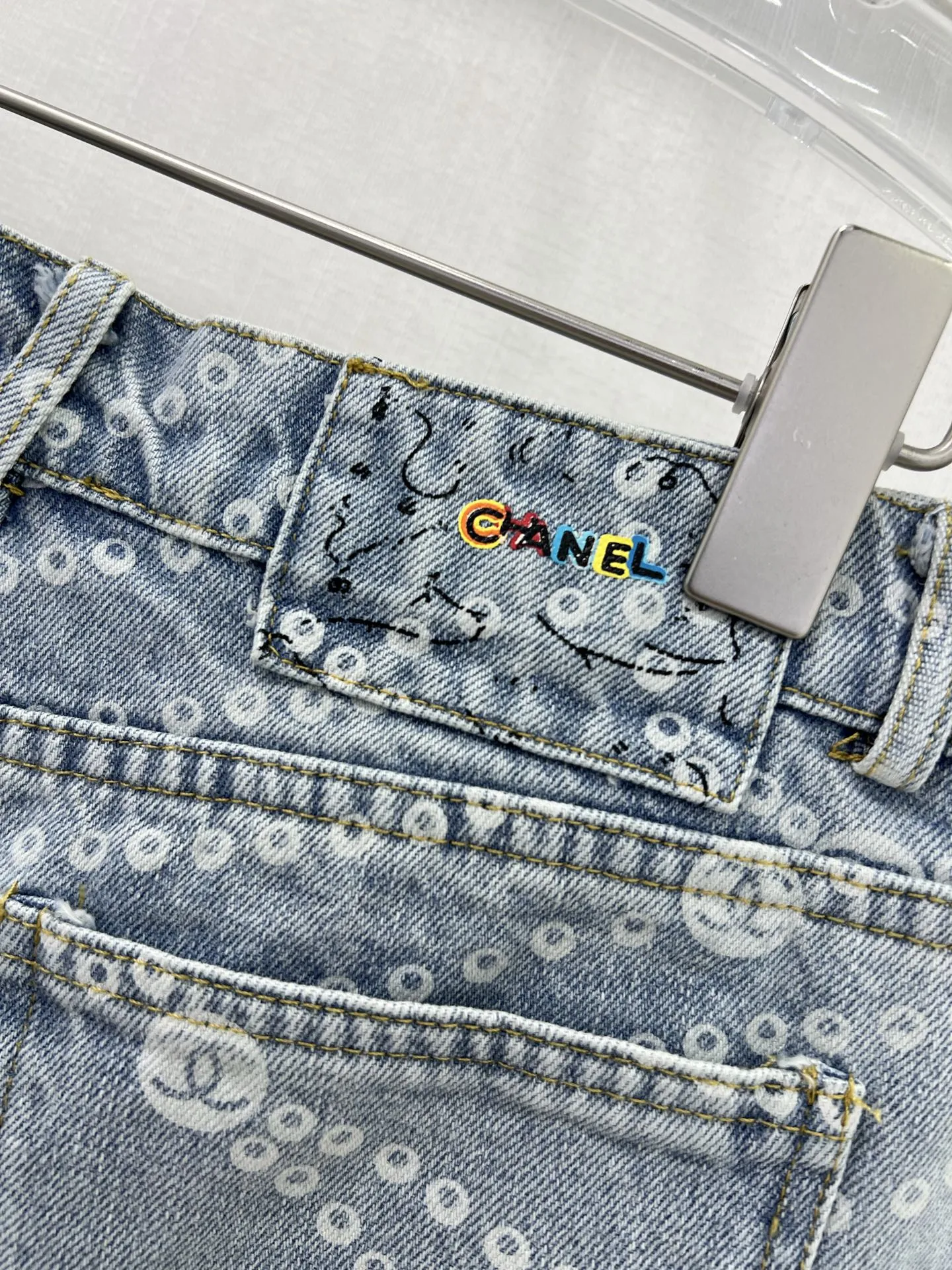 CH 25 new denim Shorts