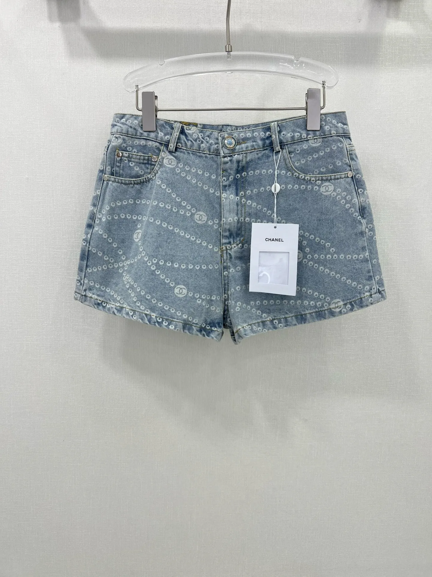 CH 25 new denim Shorts
