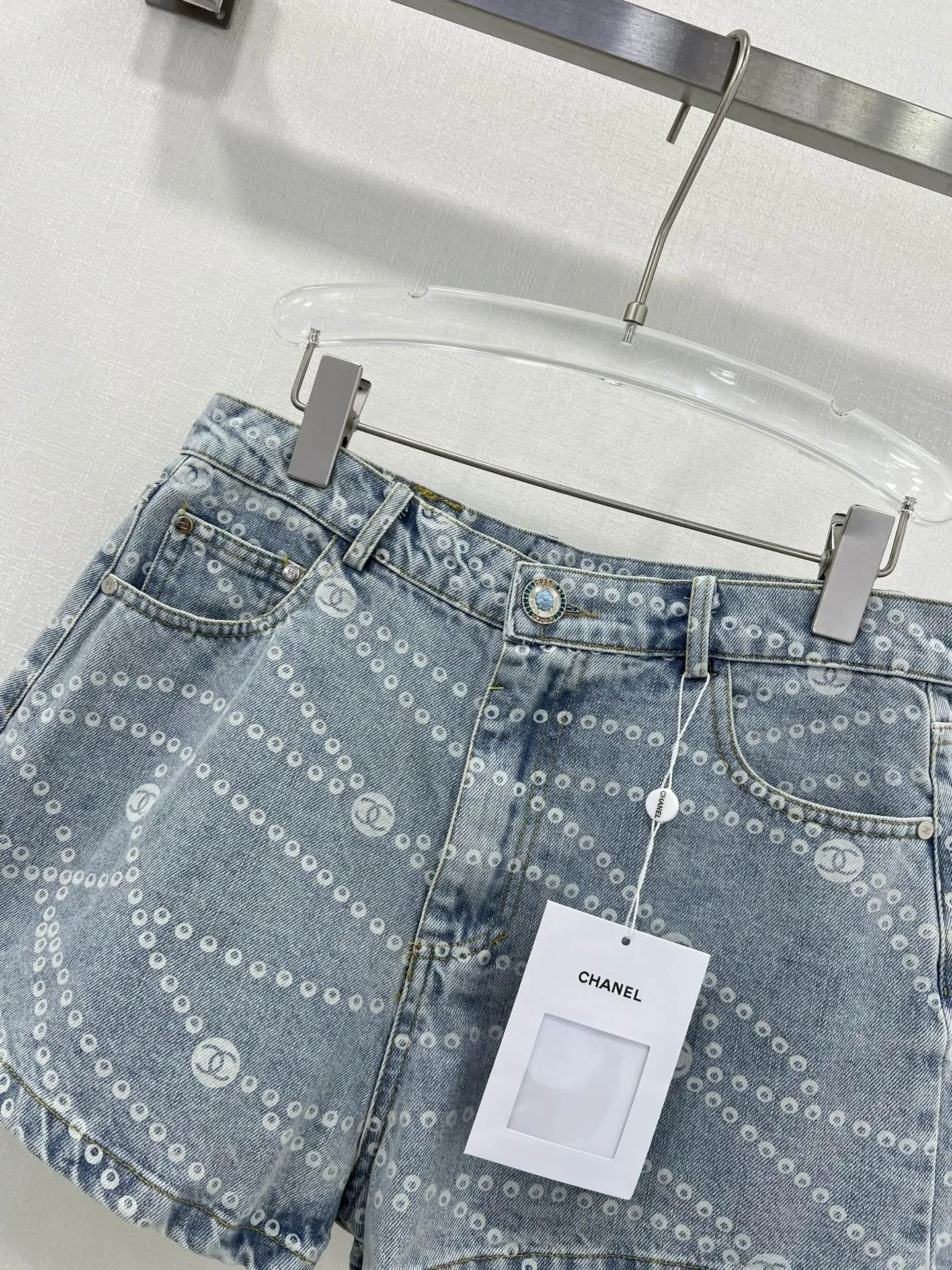 CH 25 new denim Shorts