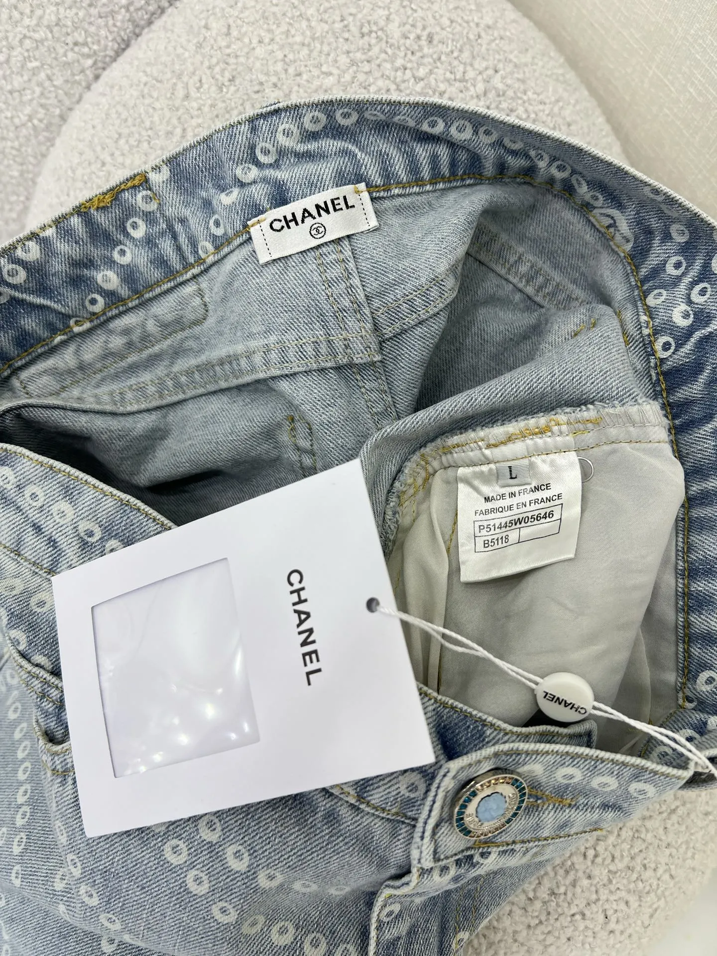 CH 25 new denim Shorts