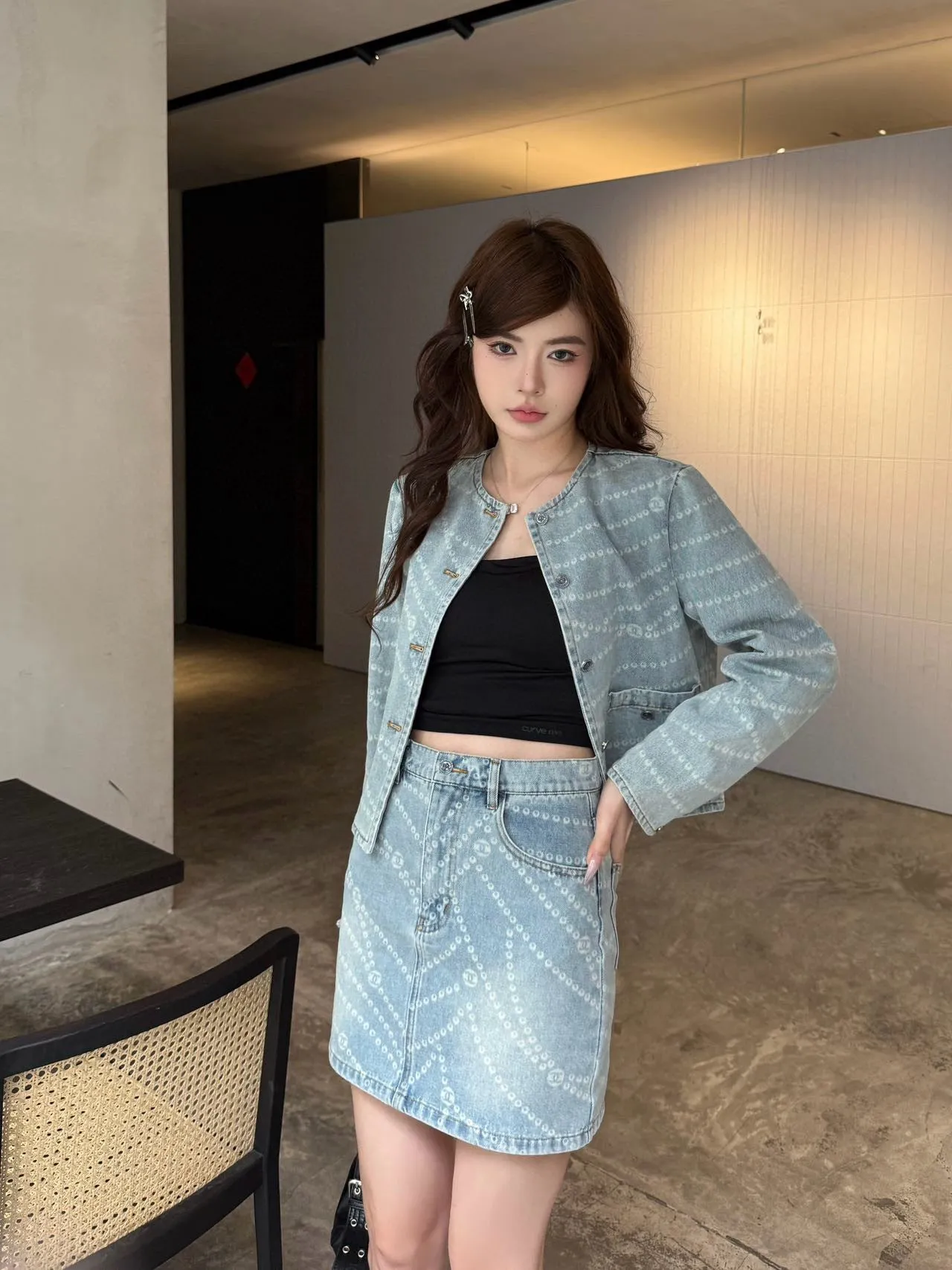 CH 25 new denim skirt