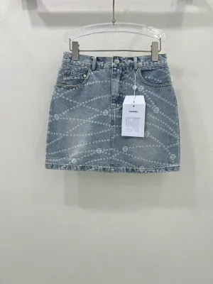 CH 25 new denim skirt