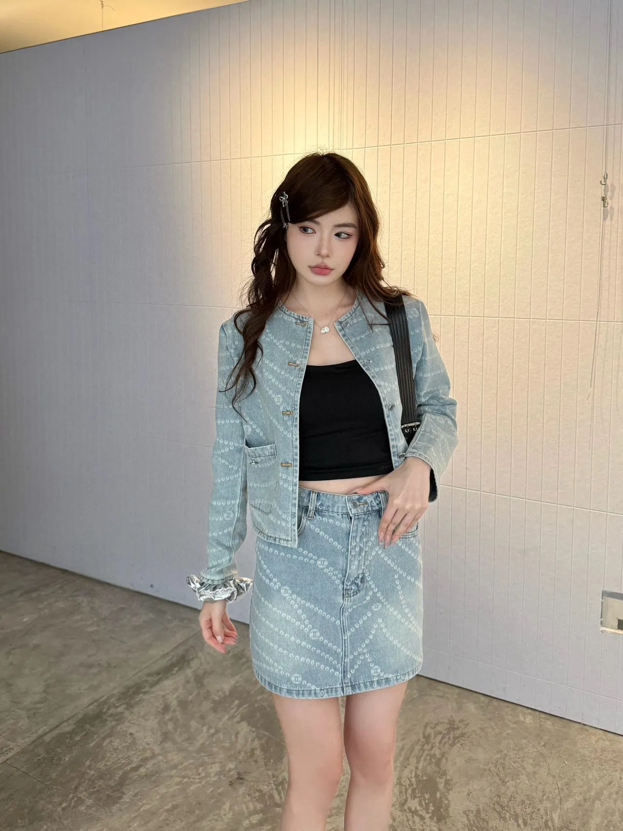CH 25 new denim skirt
