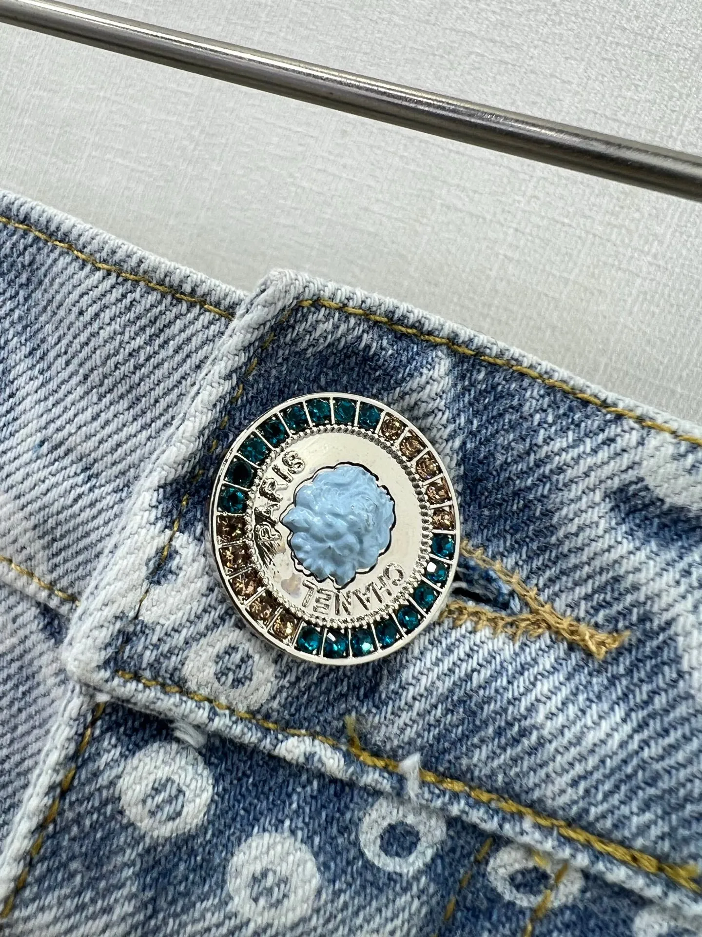 CH 25 new denim skirt
