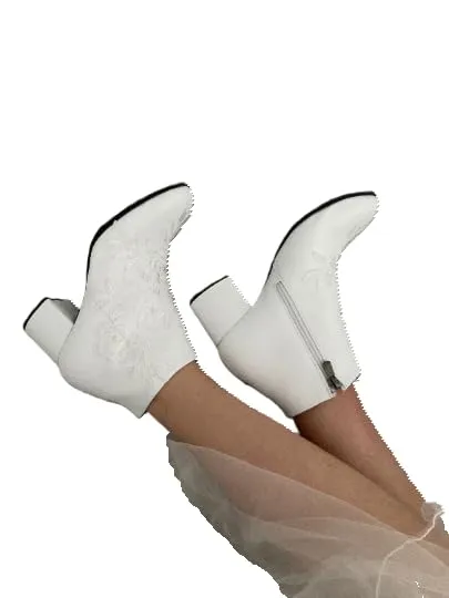 Lace Designed Faux-Leather Wedge Boots, White, High Heel, Ankle Length (8,5 US)