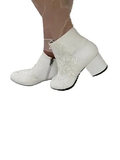 Lace Designed Faux-Leather Wedge Boots, White, High Heel, Ankle Length (8,5 US)