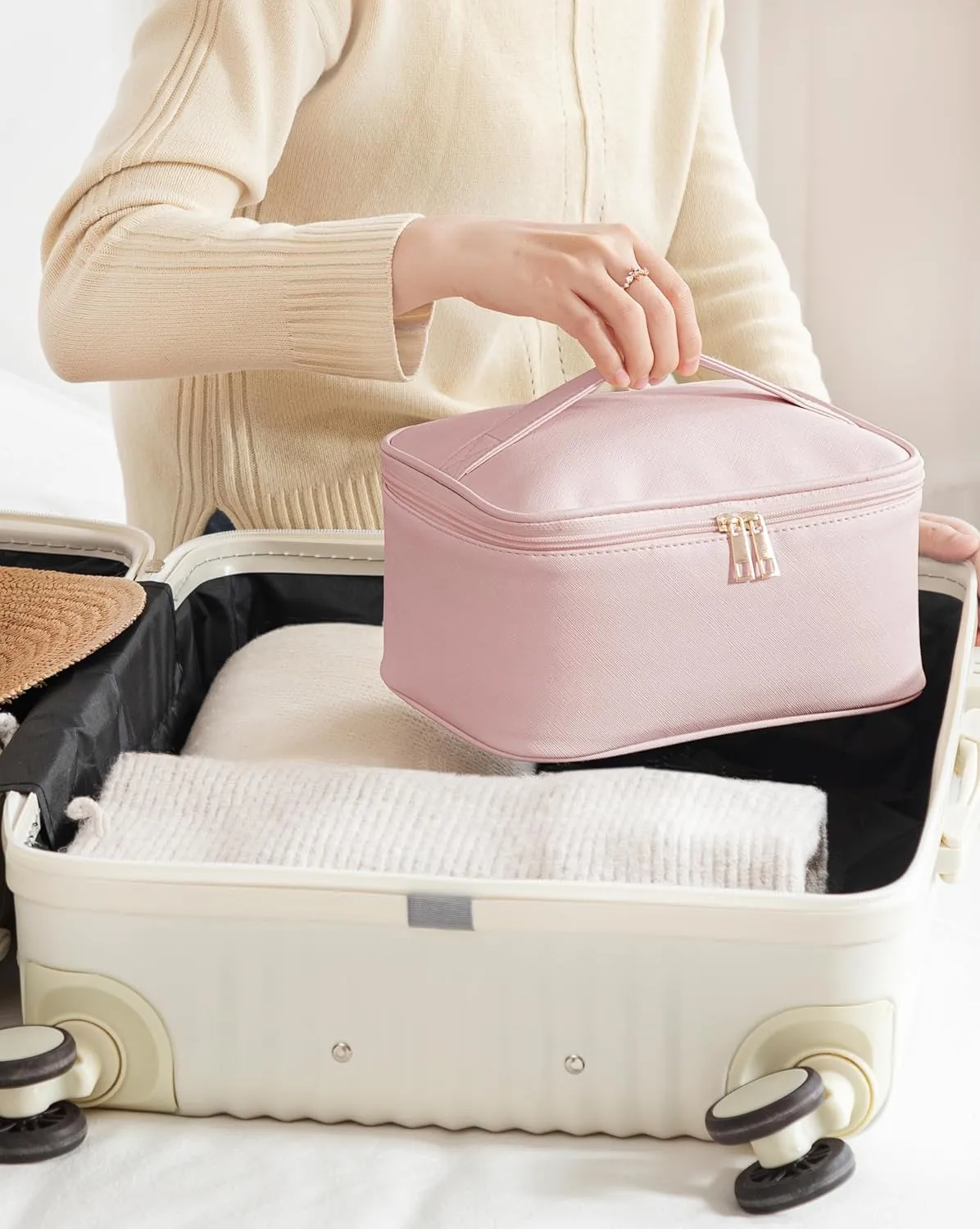 Makeup Bag for Women Large Travel Makeup Bag Organizer Portable Toiletry Bag Cute Makeup Bags Waterproof Leather Cosmetic Bag Makeup Case with Removable Dividers, Pink