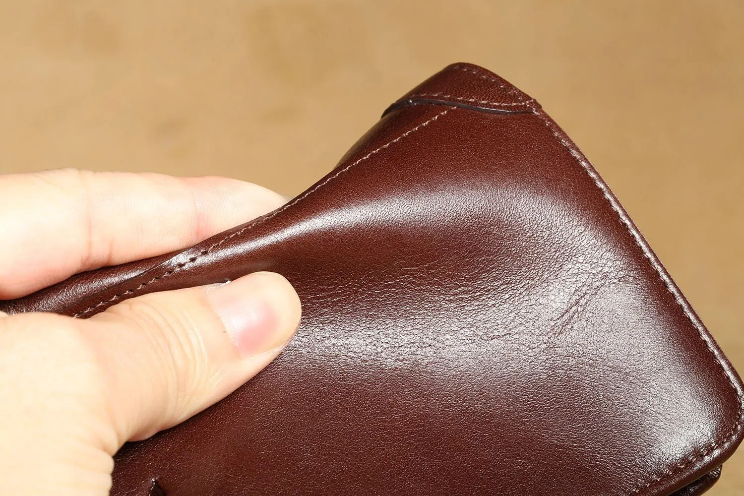 Men's Italian Genuine Cowhide Leather Extra Capacity RFID Bifold Wallet
