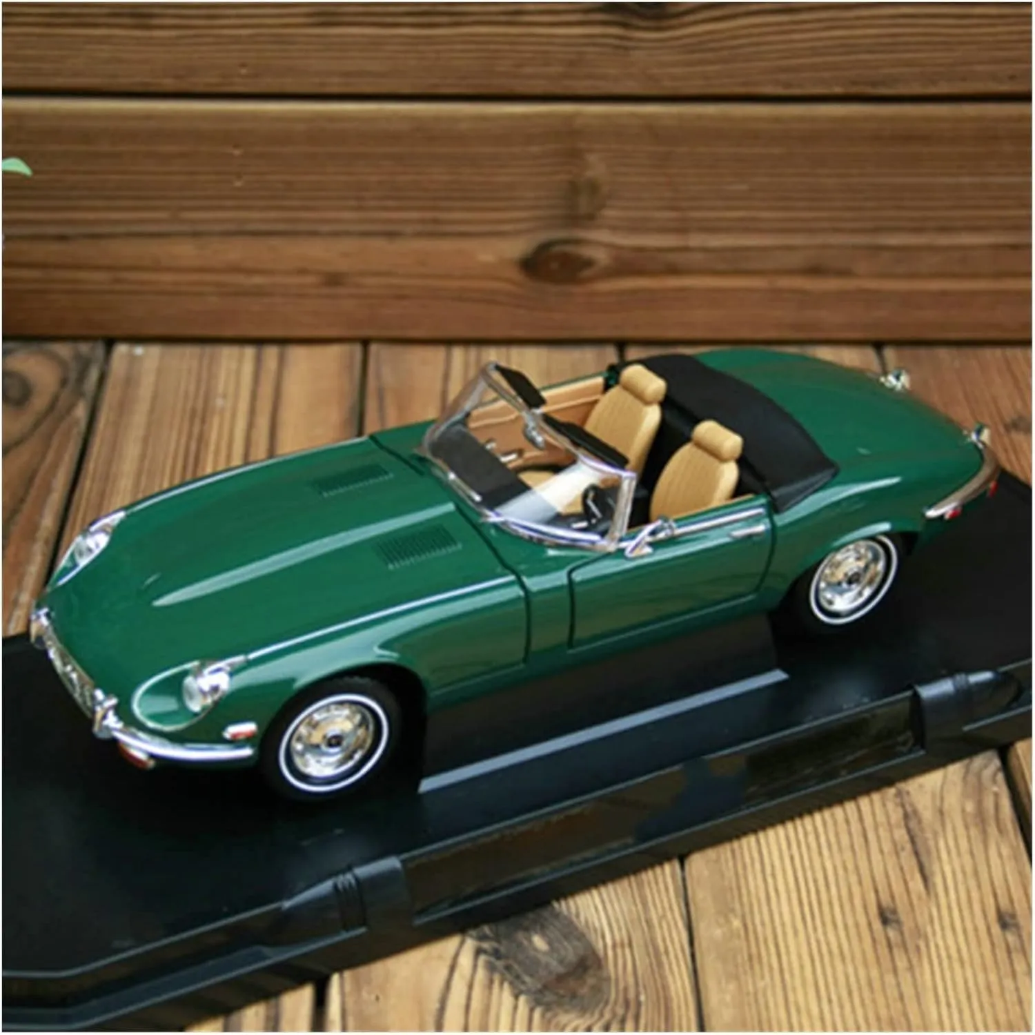 Resin Car Vehicle Model Fit for Jaguar-E Type 1962 1 18 Green Convertible Classic Alloy Car Model Souvenir Display Collection Festive Deluxe Gift