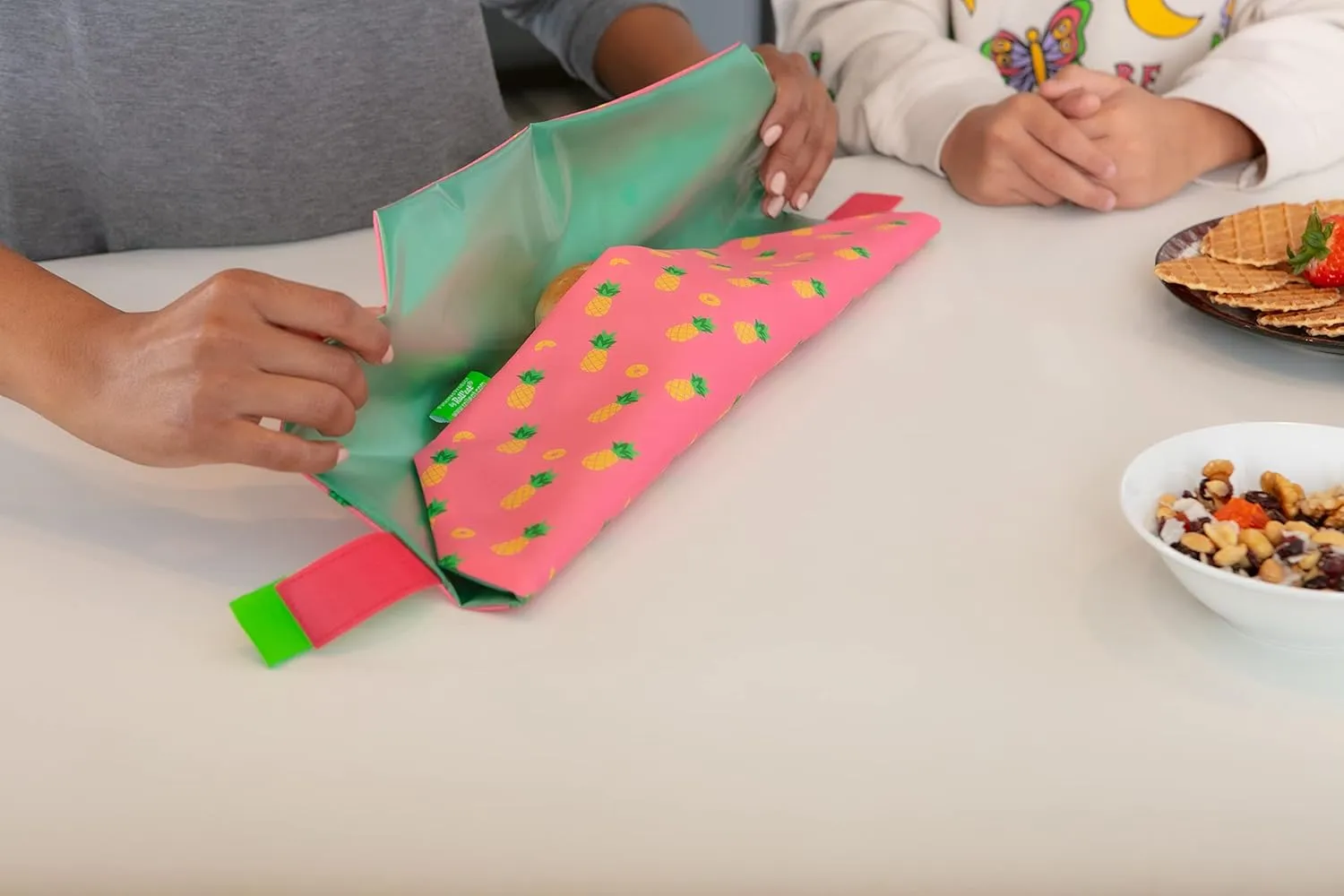ROLL'EAT ® Boc'n'Roll Fruits | Reusable Sandwich Bag | Sandwich Container | Eco Friendly Food Bag | Reusable and Washable Sandwich Wrap | Apple Design