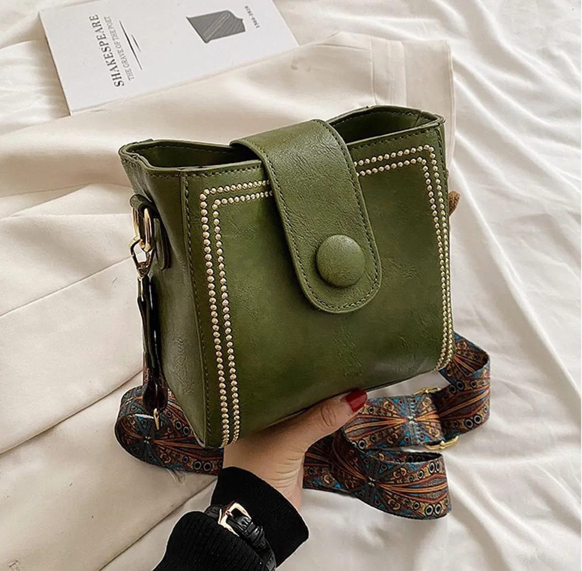Vintage Retro Small Water Bucket Bag, Vintage Fashion Bag With Adjustable Wider Shoulder Strap, Vintage Fashion Crossbody Bag