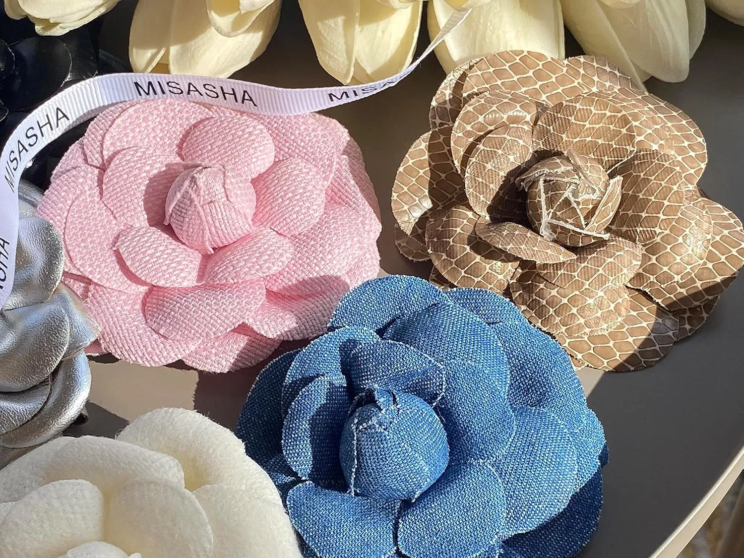 Vintage Style Elegant Camellia Fabric Flower Brooch Pin Scarf Bridal Dress Wedding Accessories Jewelry Gift