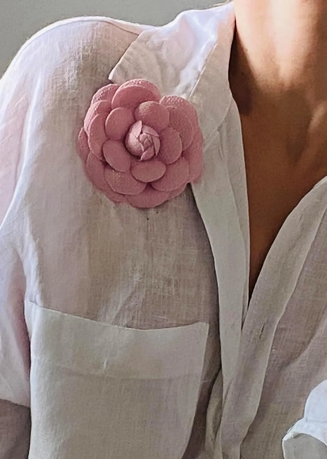 Vintage Style Elegant Camellia Fabric Flower Brooch Pin Scarf Bridal Dress Wedding Accessories Jewelry Gift
