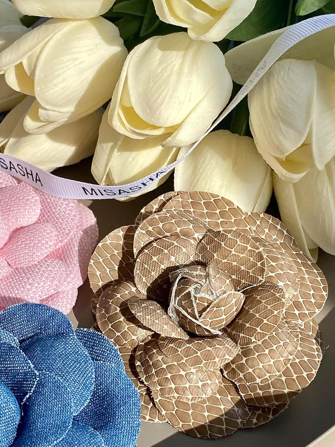 Vintage Style Elegant Camellia Fabric Flower Brooch Pin Scarf Bridal Dress Wedding Accessories Jewelry Gift